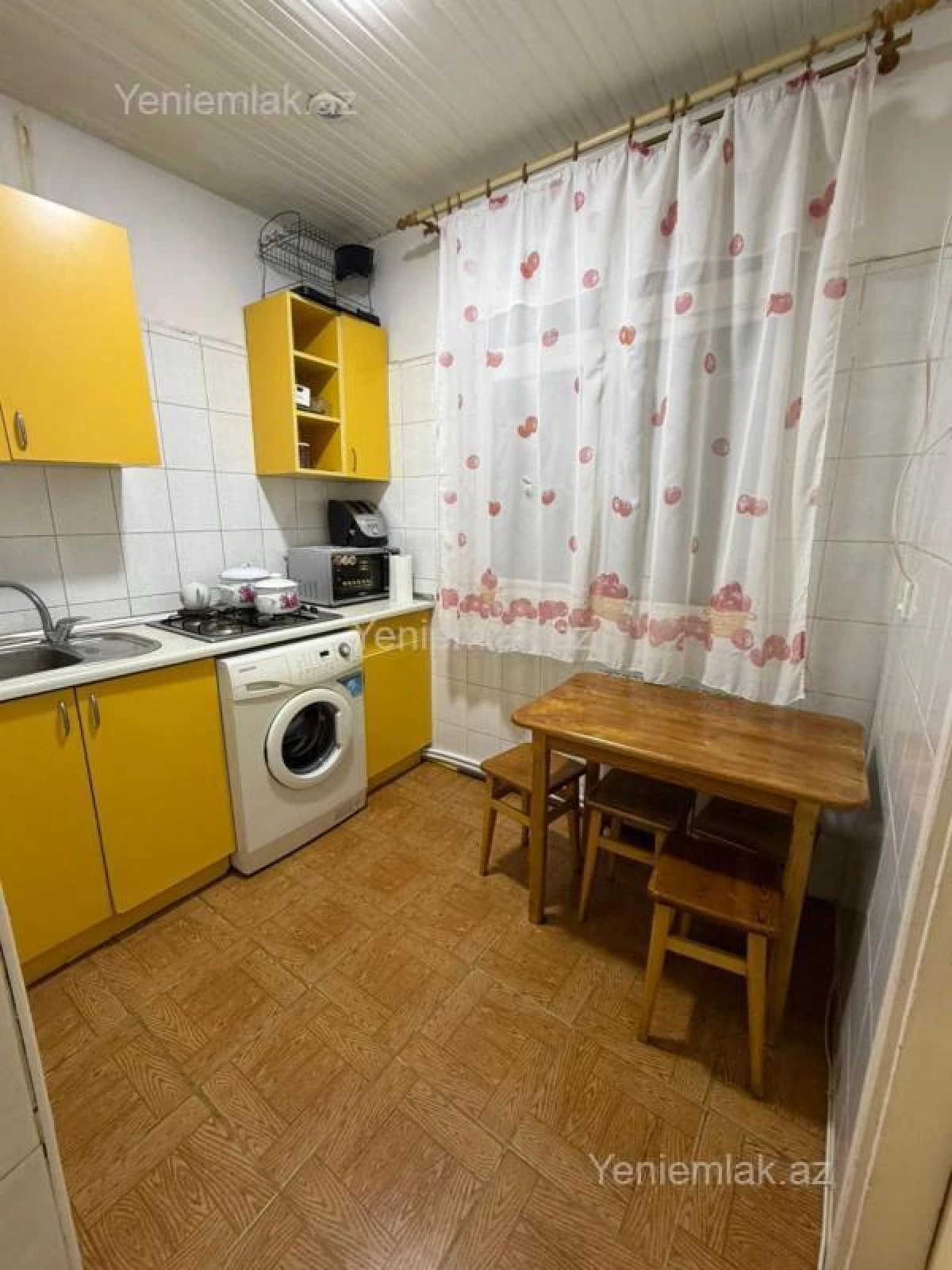 Satılır 2 otaqlı köhnə tikili 55 m²