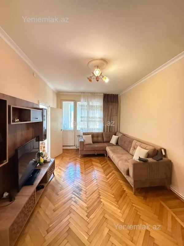 Satılır 2 otaqlı köhnə tikili 55 m²