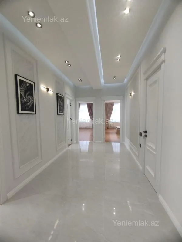 Satılır 3 otaqlı yeni tikili 132 m²