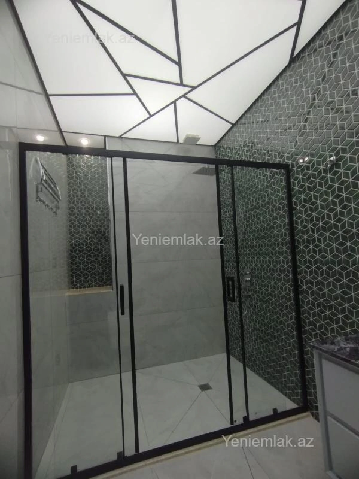 Satılır 3 otaqlı yeni tikili 132 m²