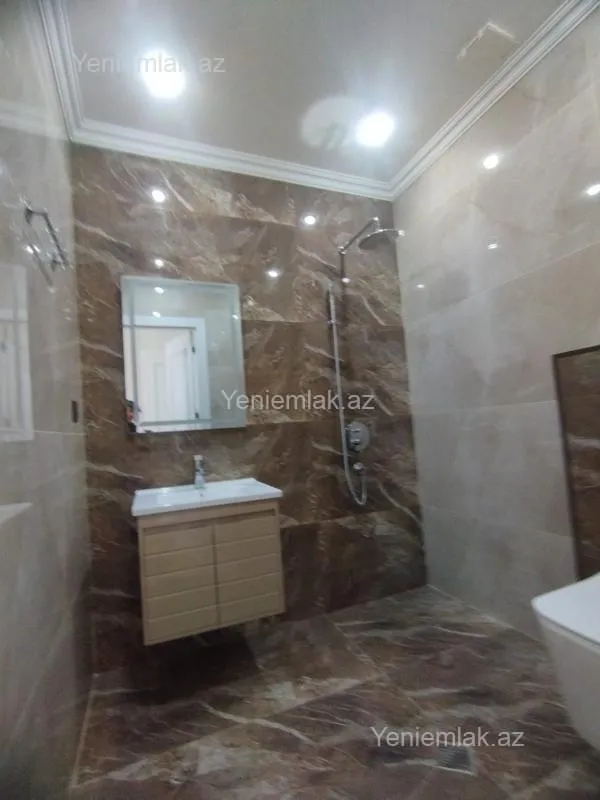 Satılır 3 otaqlı yeni tikili 132 m²