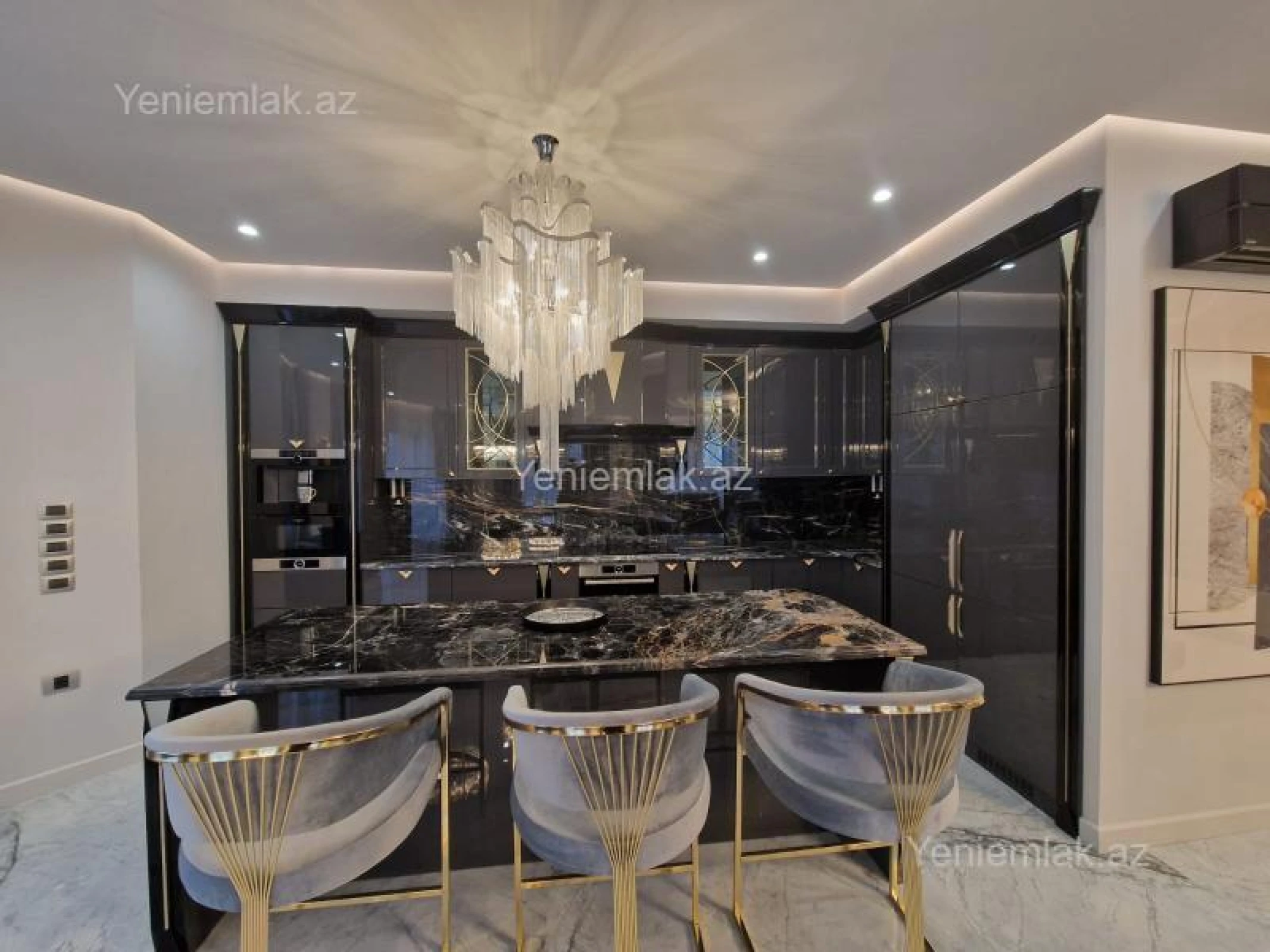 Satılır 5 otaqlı yeni tikili 220 m²