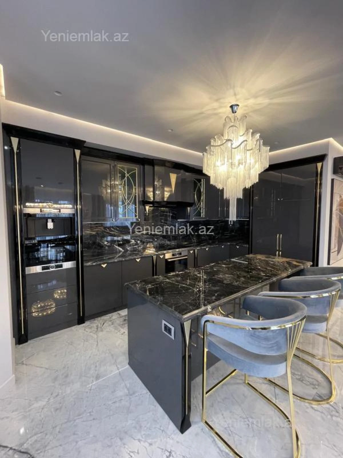 Satılır 5 otaqlı yeni tikili 220 m²