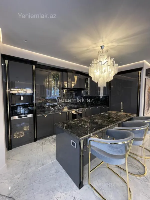 Satılır 5 otaqlı yeni tikili 220 m²