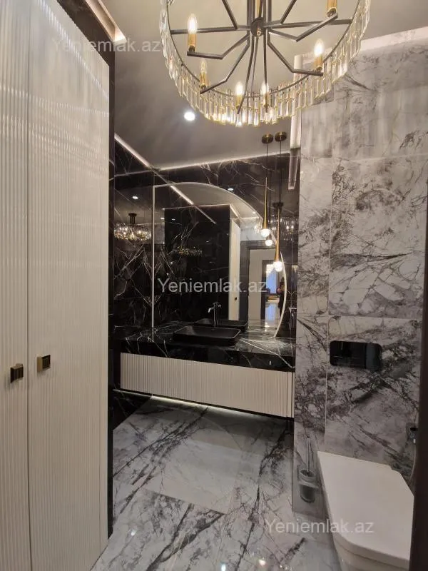 Satılır 5 otaqlı yeni tikili 220 m²