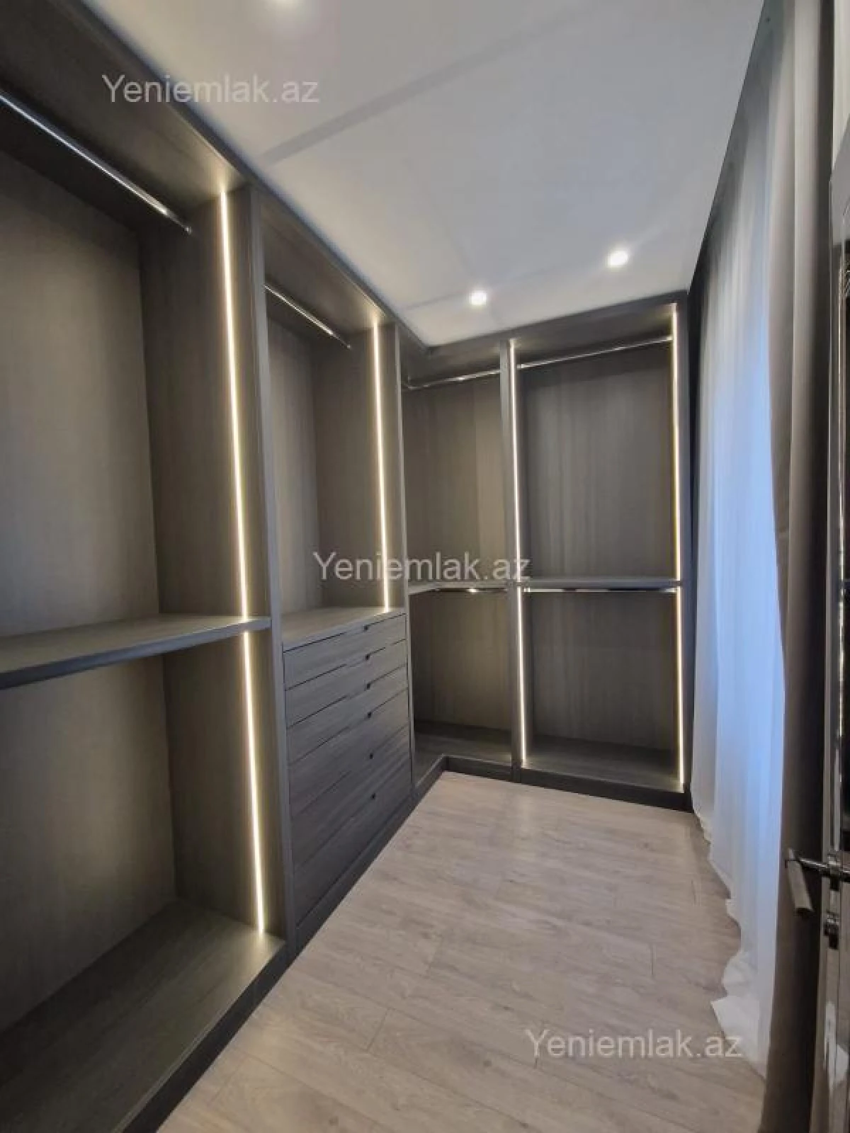 Satılır 5 otaqlı yeni tikili 220 m²