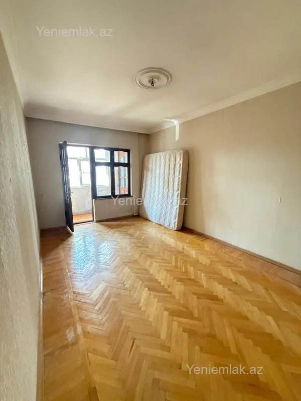 Satılır 3 otaqlı köhnə tikili 85 m²
