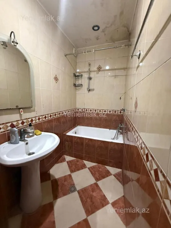 Satılır 3 otaqlı köhnə tikili 85 m²