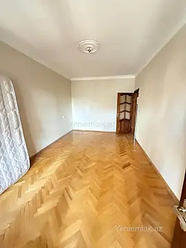 Satılır 3 otaqlı köhnə tikili 85 m²