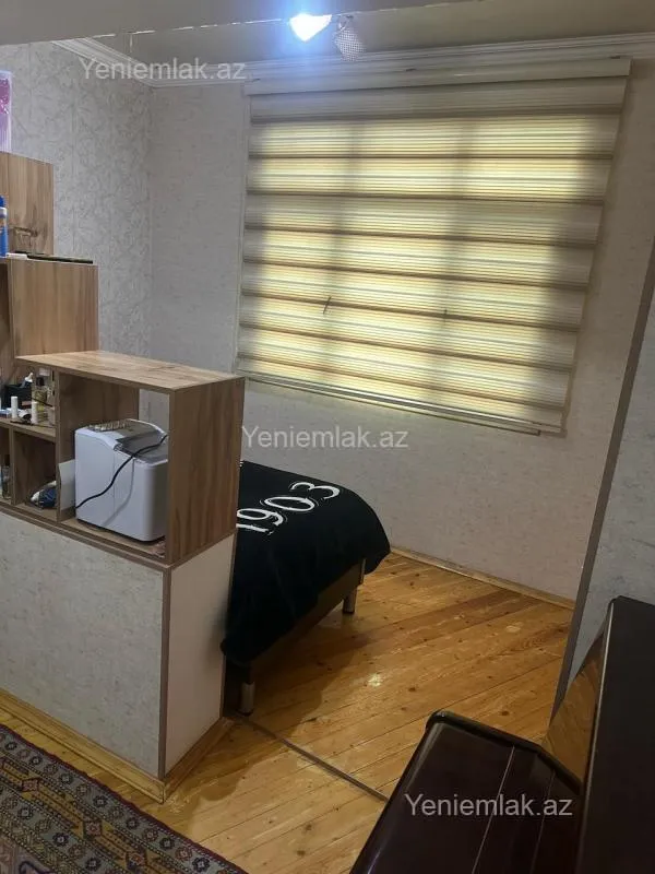 Satılır 4 otaqlı köhnə tikili 105 m²