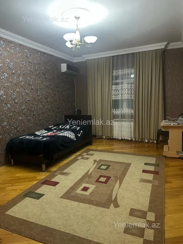 Satılır 4 otaqlı köhnə tikili 105 m²