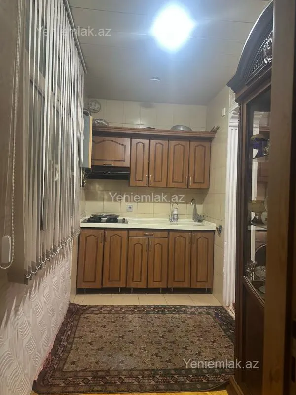 Satılır 4 otaqlı köhnə tikili 105 m²