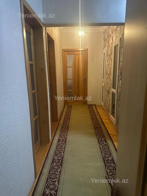 Satılır 4 otaqlı köhnə tikili 105 m²