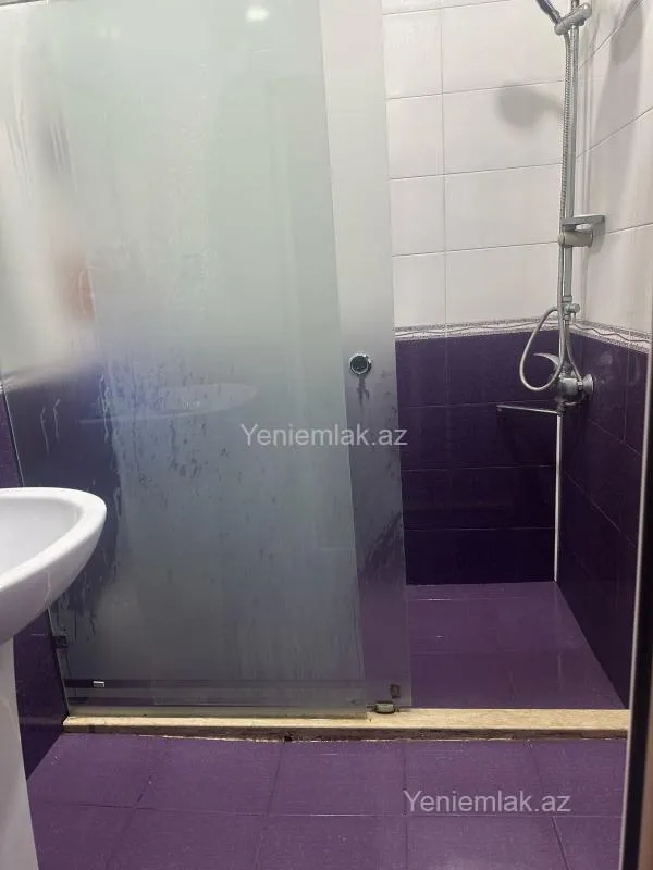 Satılır 4 otaqlı köhnə tikili 105 m²