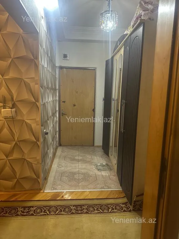 Satılır 4 otaqlı köhnə tikili 105 m²