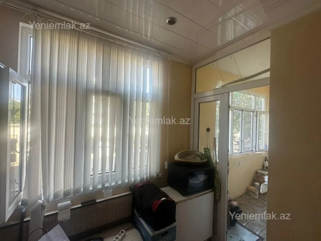 Satılır 3 otaqlı köhnə tikili 90 m²