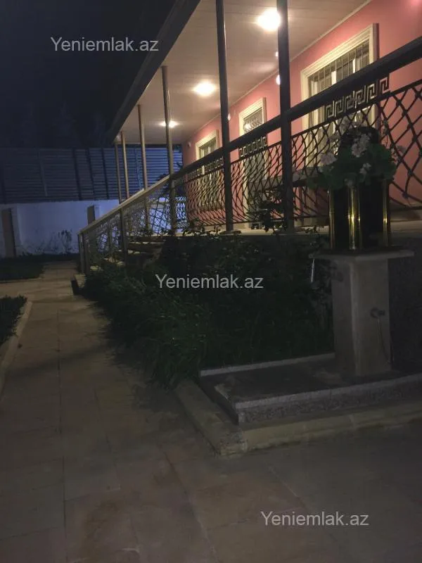 Satılır 6 otaqlı həyət evi 200 m²