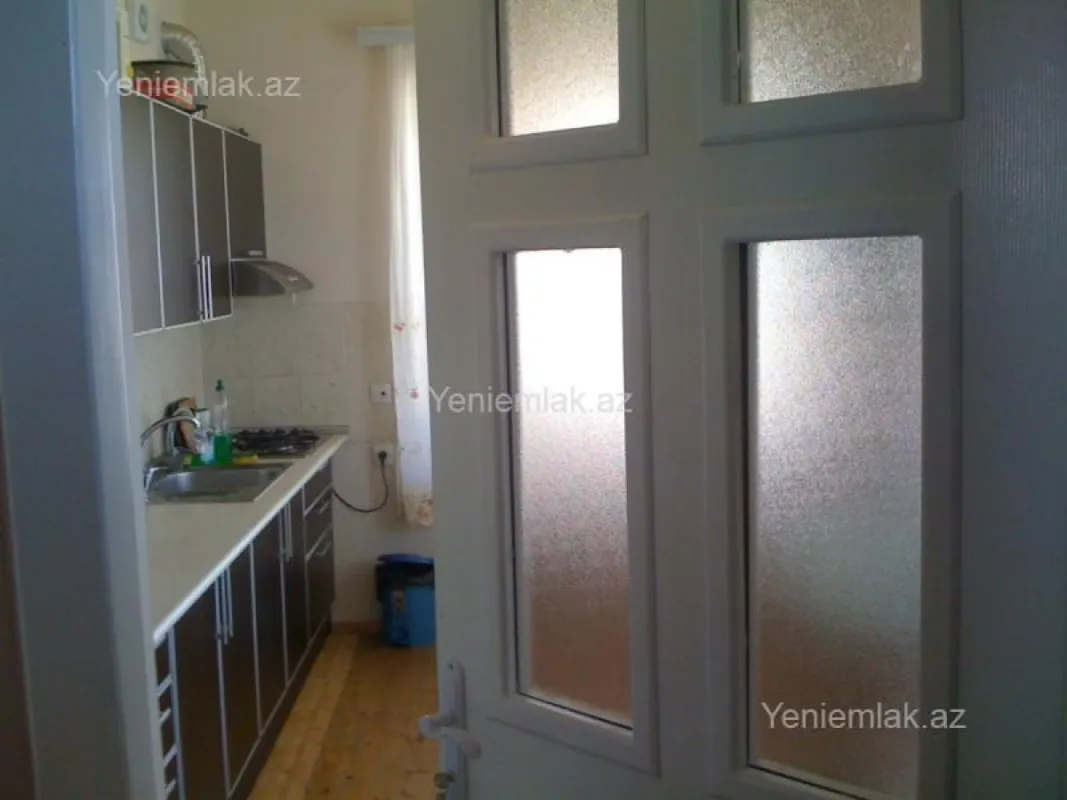 Satılır 6 otaqlı həyət evi 200 m²