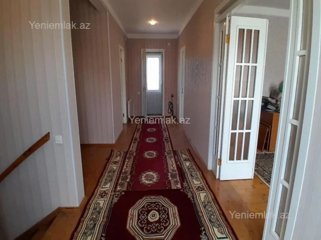 Satılır 6 otaqlı həyət evi 200 m²