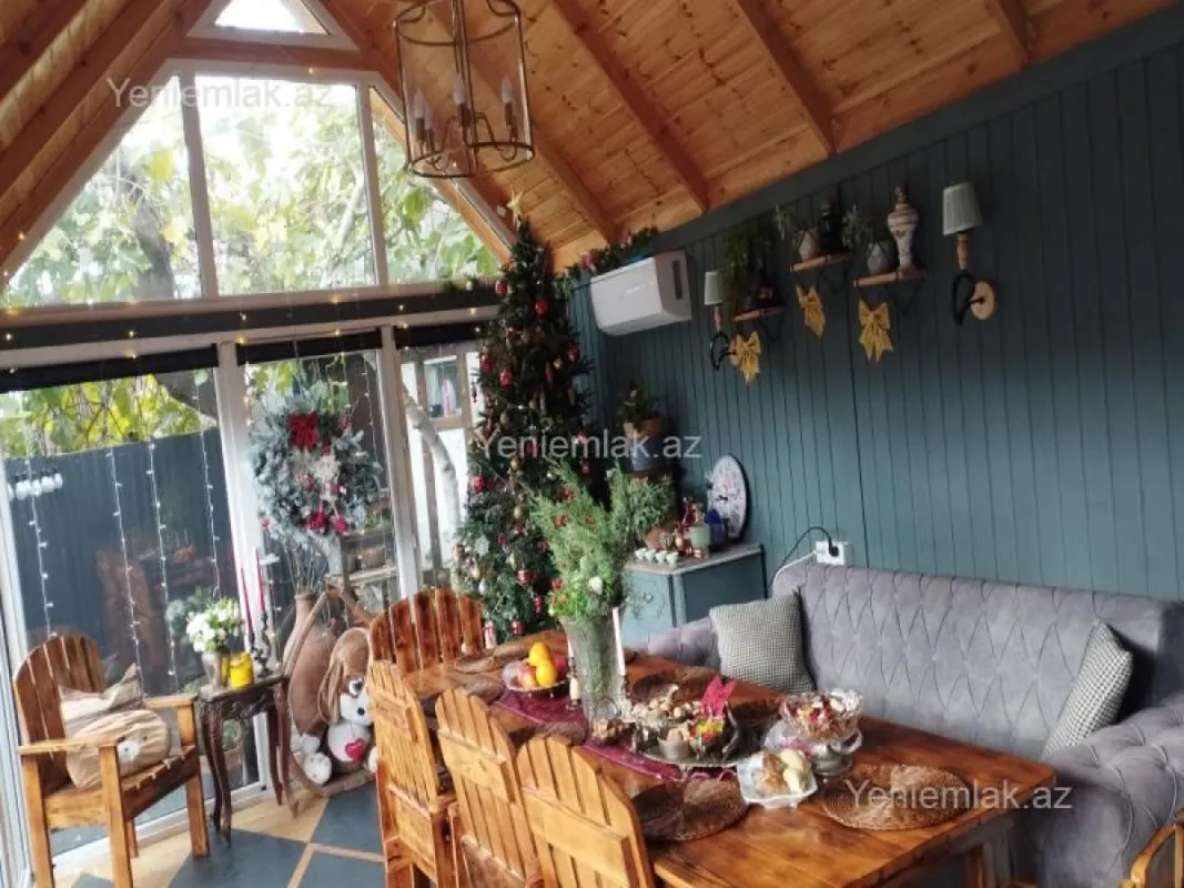 Satılır 7 otaqlı həyət evi 300 m²