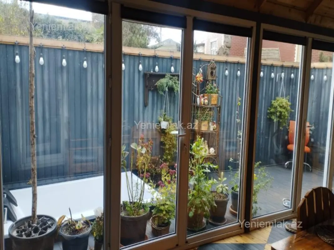 Satılır 7 otaqlı həyət evi 300 m²