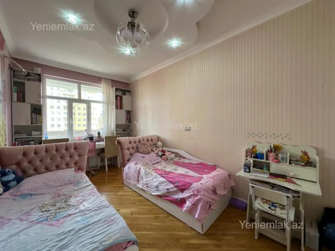 Satılır 3 otaqlı yeni tikili 127 m²