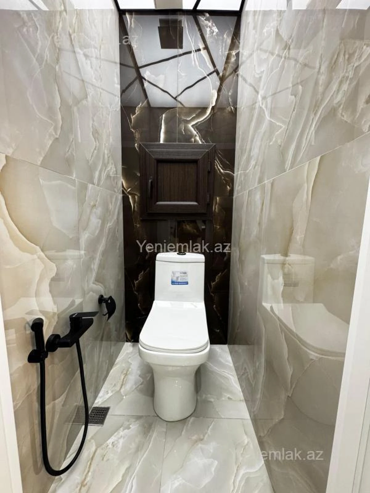 Satılır 2 otaqlı köhnə tikili 65 m²