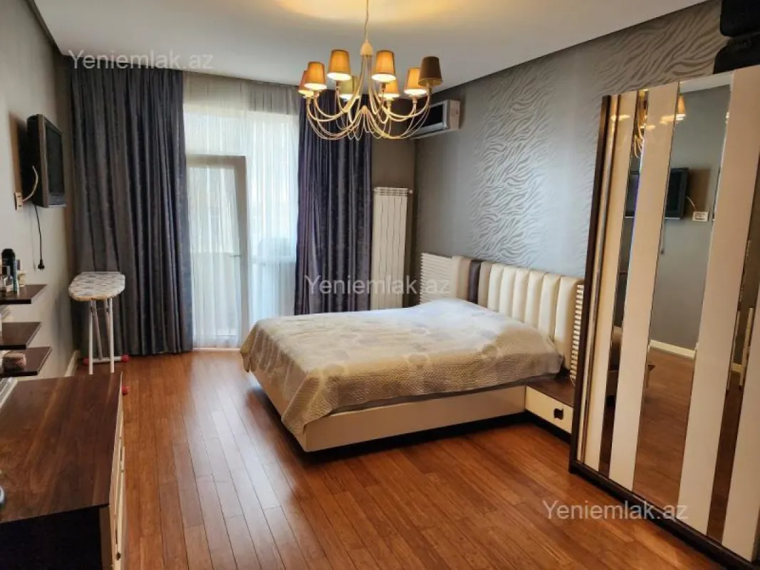 Satılır 3 otaqlı yeni tikili 110 m²