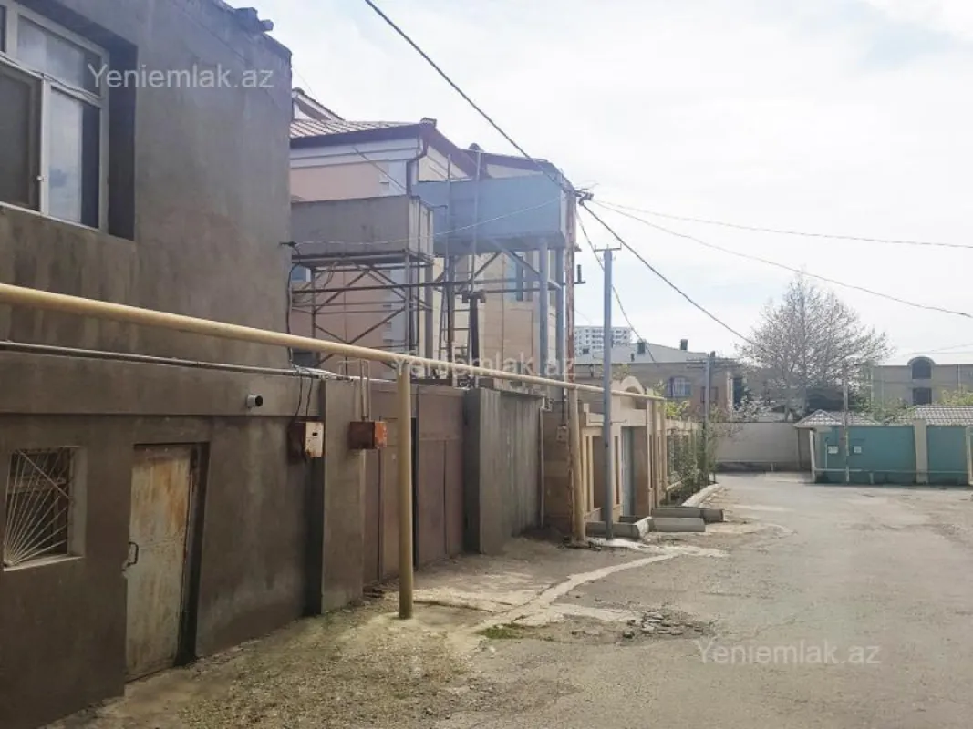 Satılır 6 otaqlı həyət evi 300 m²