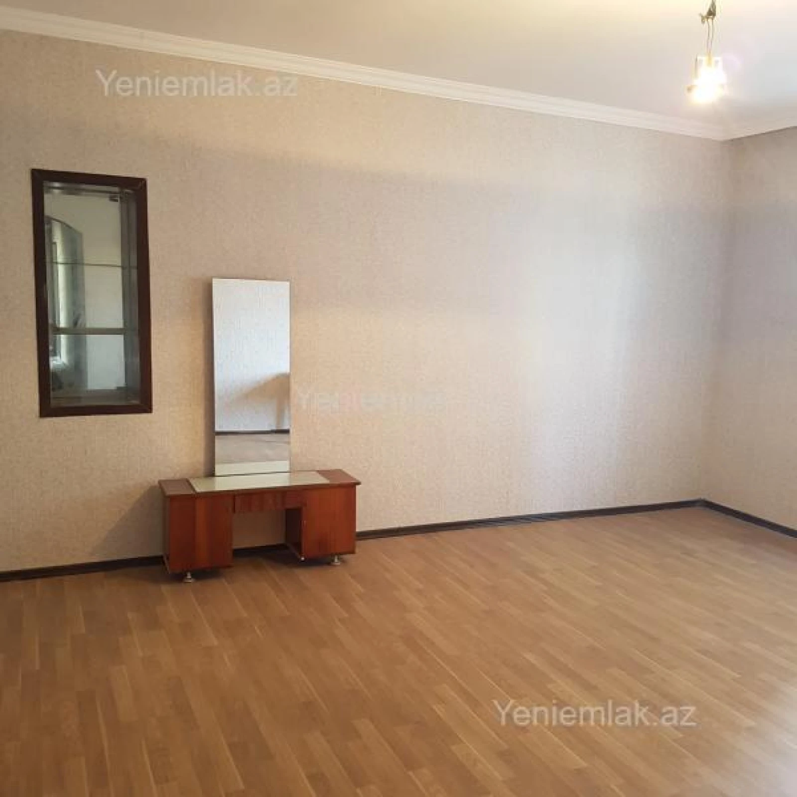 Satılır 6 otaqlı həyət evi 300 m²