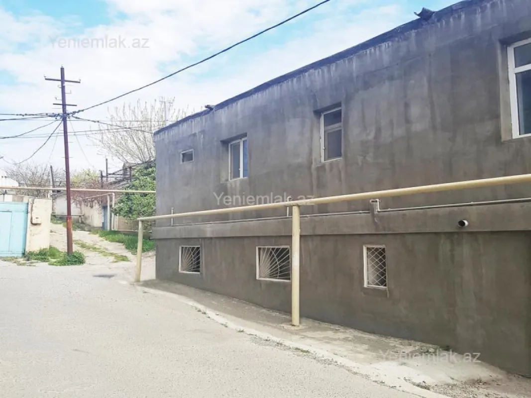 Satılır 6 otaqlı həyət evi 300 m²