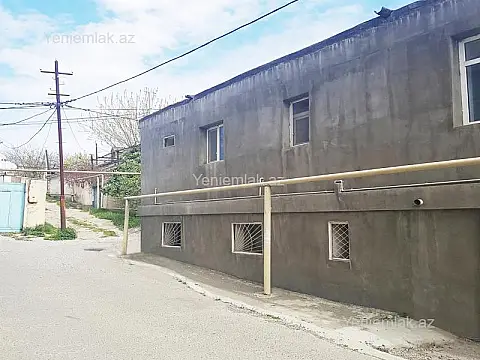 Satılır 6 otaqlı həyət evi 300 m²