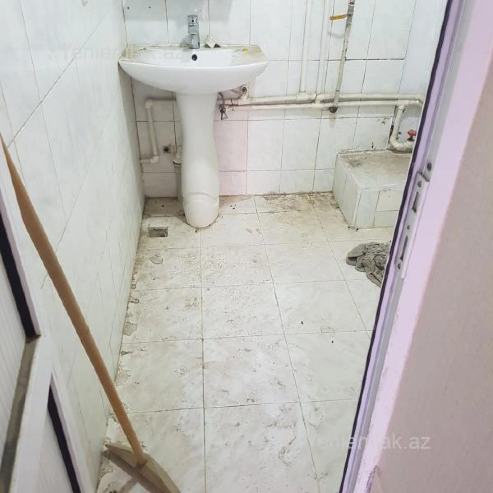 Satılır 6 otaqlı həyət evi 300 m²