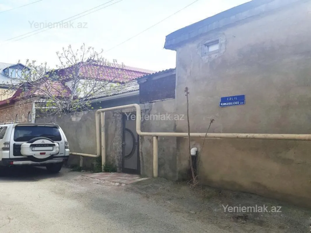 Satılır 6 otaqlı həyət evi 300 m²