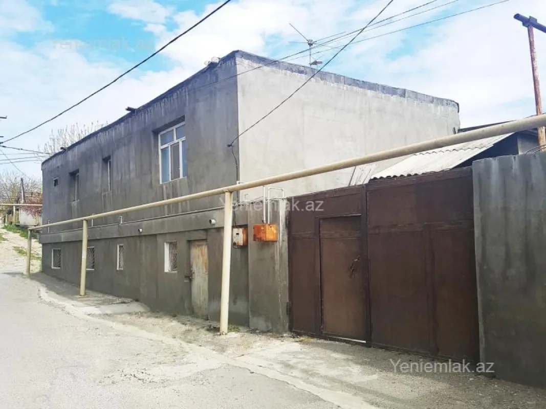 Satılır 6 otaqlı həyət evi 300 m²