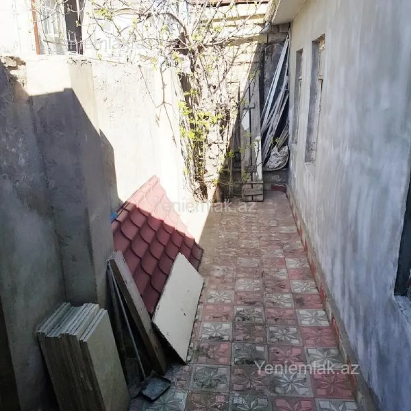Satılır 6 otaqlı həyət evi 300 m²