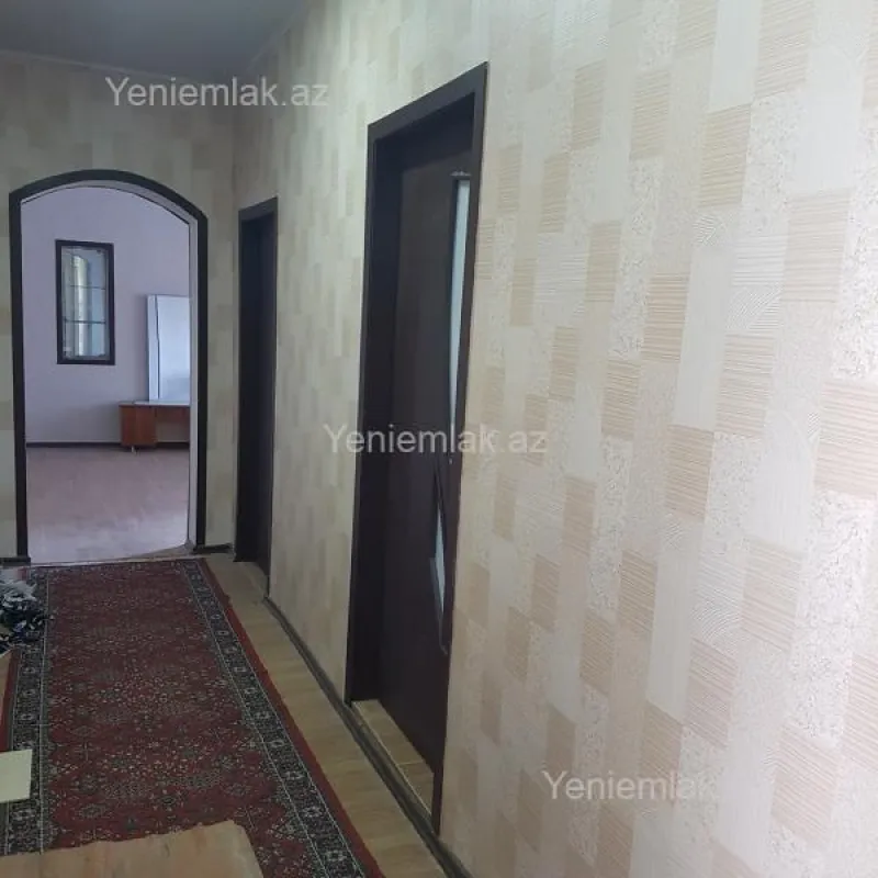 Satılır 6 otaqlı həyət evi 300 m²