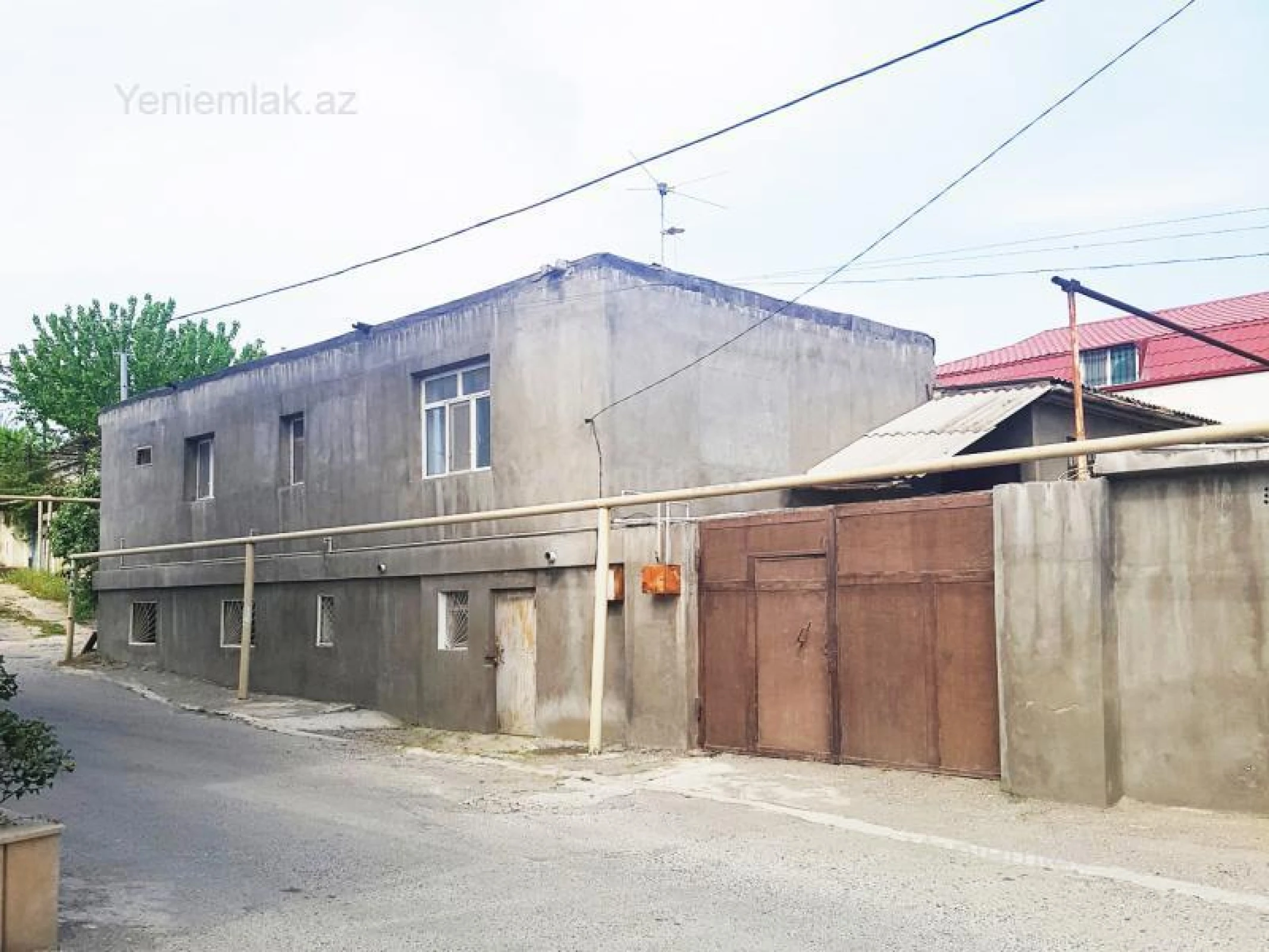 Satılır 6 otaqlı həyət evi 300 m²