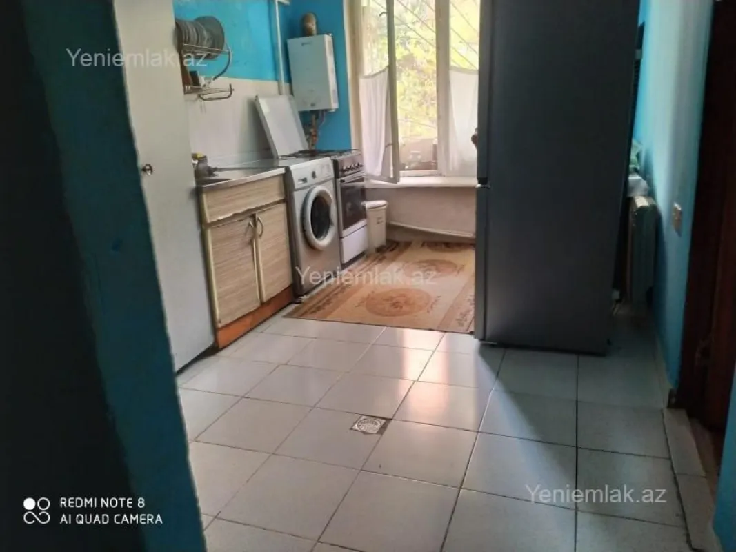 Satılır 2 otaqlı köhnə tikili 55 m²
