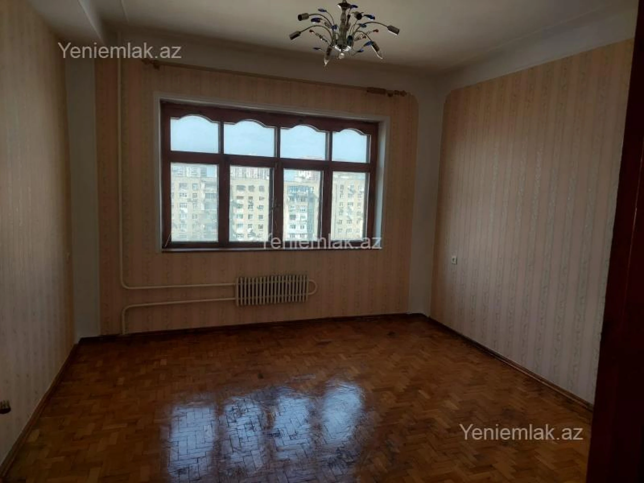 Satılır 4 otaqlı köhnə tikili 110 m²