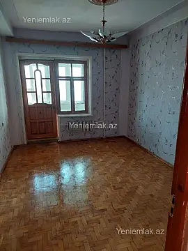Satılır 4 otaqlı köhnə tikili 110 m²