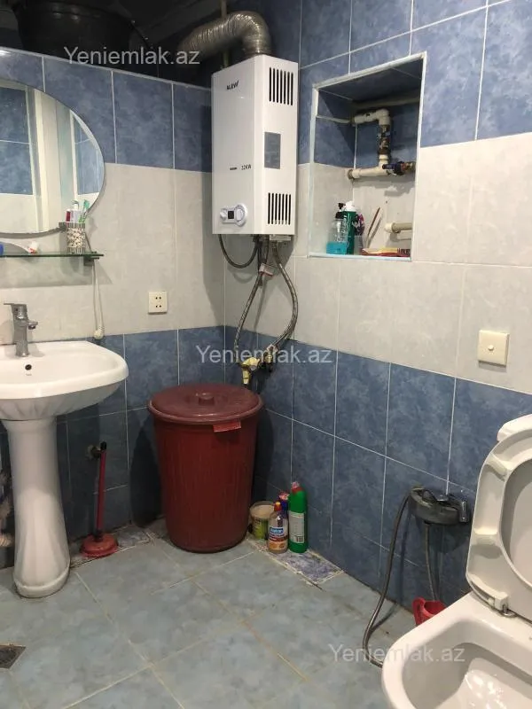 Satılır 2 otaqlı köhnə tikili 65 m²