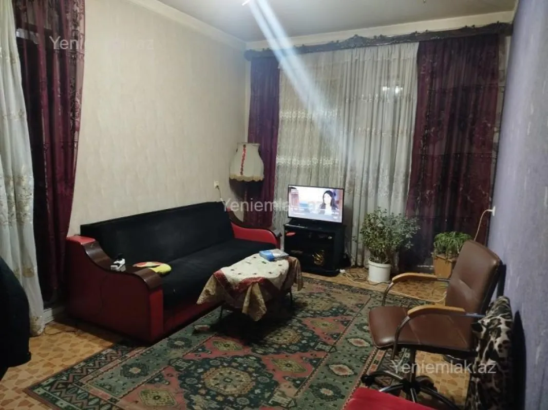 Satılır 2 otaqlı köhnə tikili 55 m²