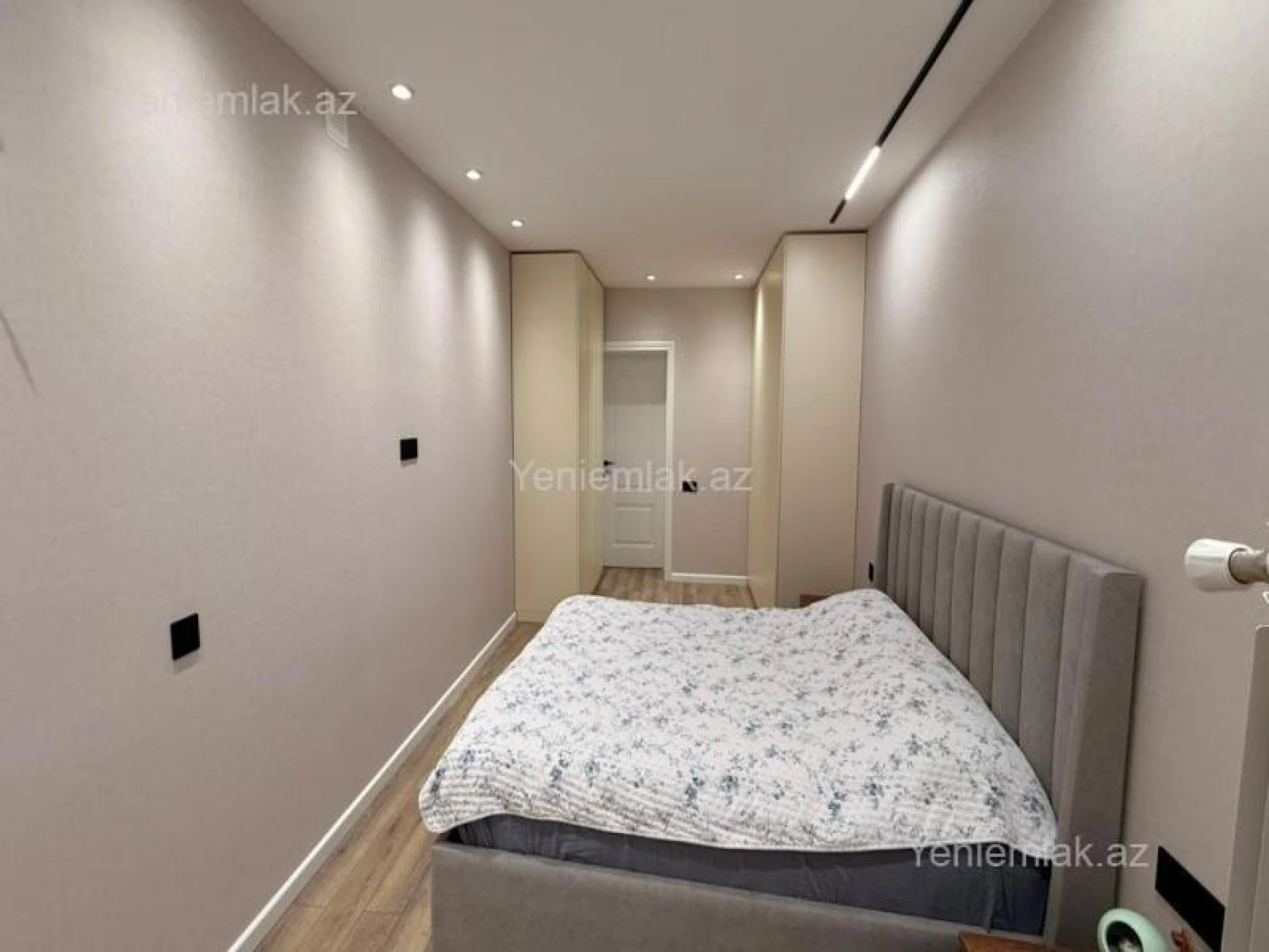 Satılır 2 otaqlı köhnə tikili 65 m²