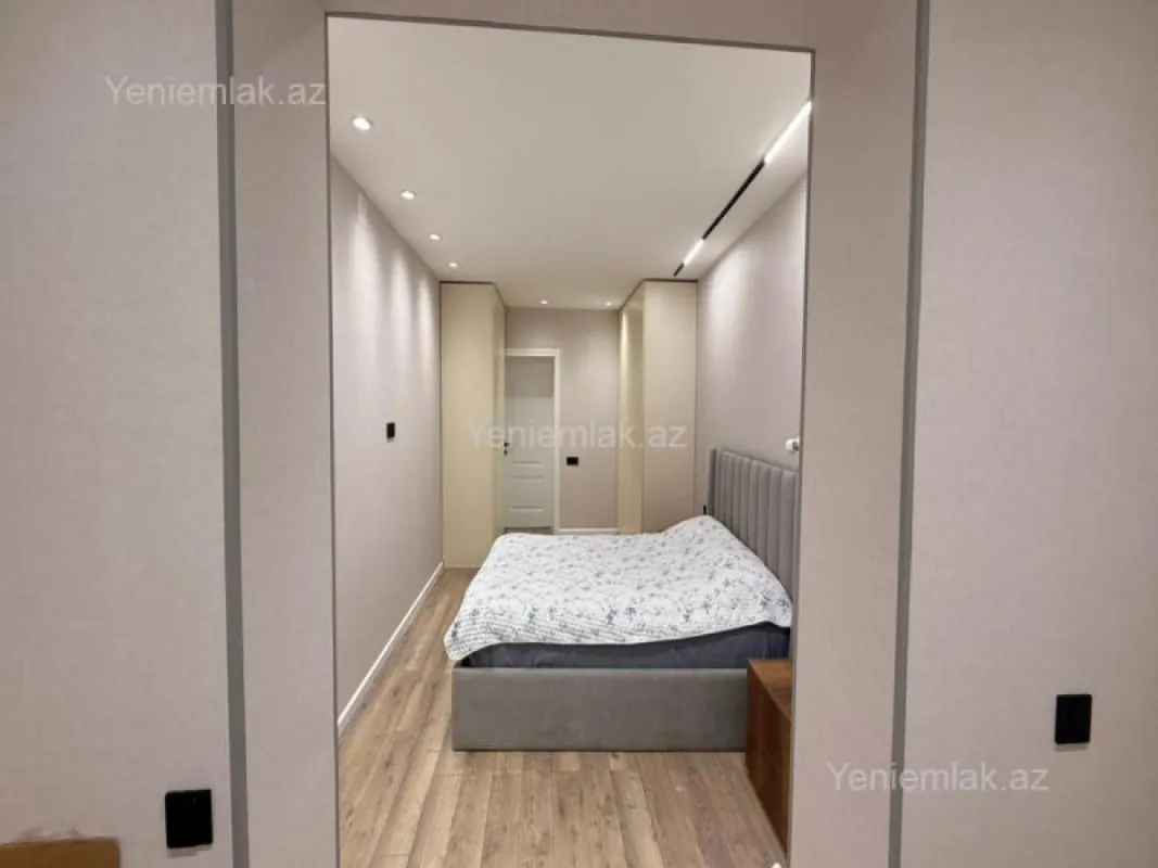 Satılır 2 otaqlı köhnə tikili 65 m²