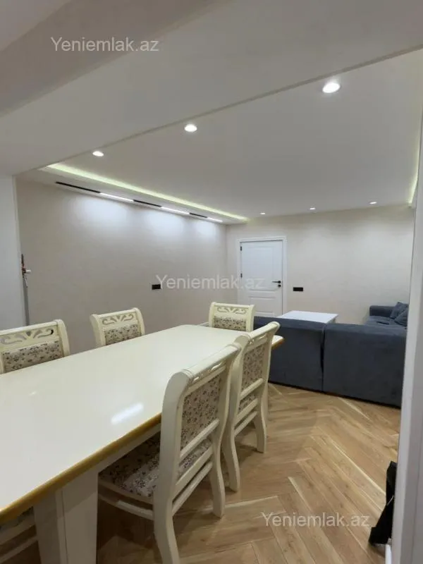 Satılır 2 otaqlı köhnə tikili 65 m²