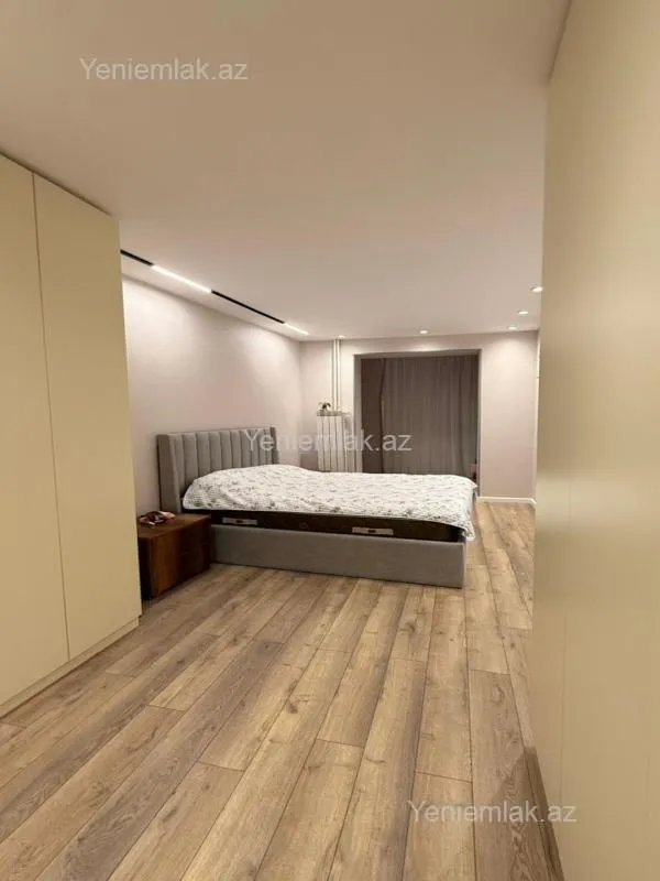 Satılır 2 otaqlı köhnə tikili 65 m²
