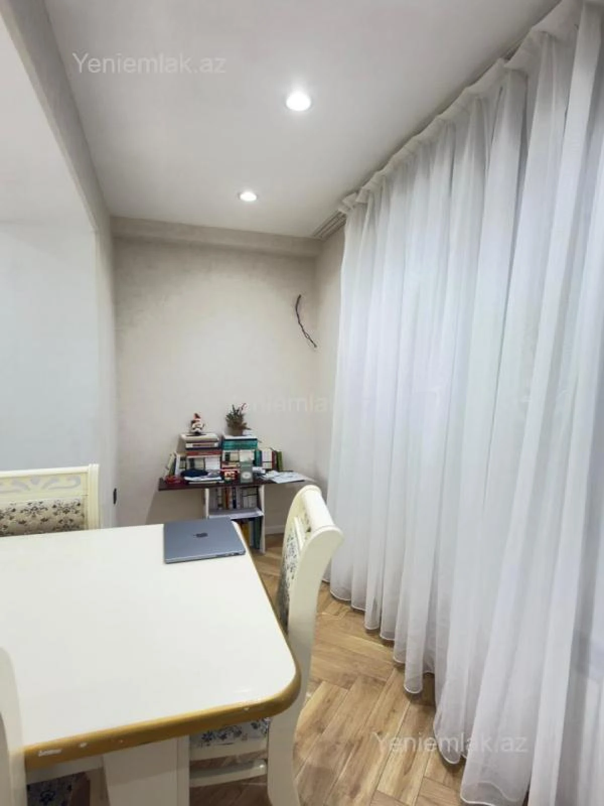Satılır 2 otaqlı köhnə tikili 65 m²