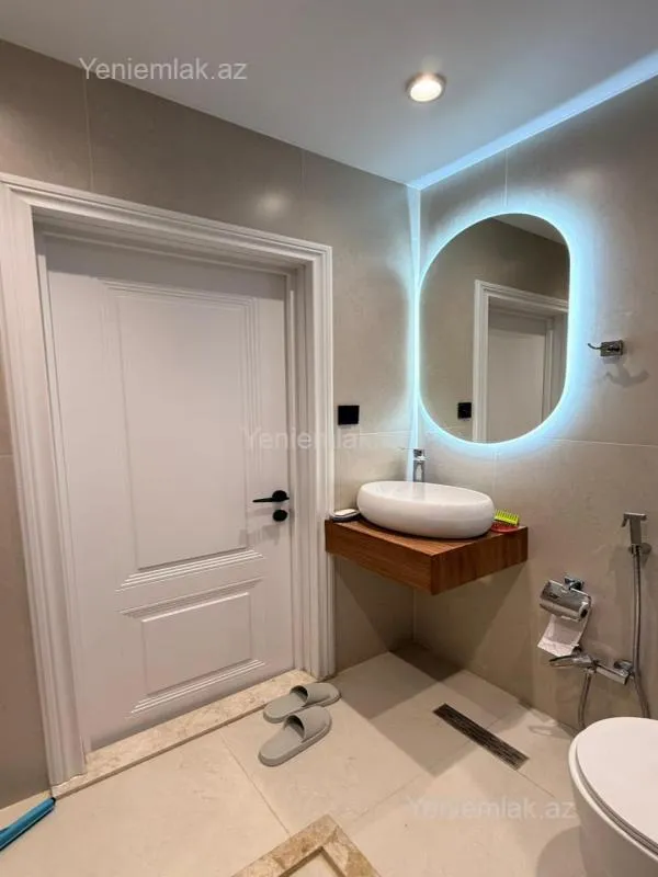 Satılır 2 otaqlı köhnə tikili 65 m²