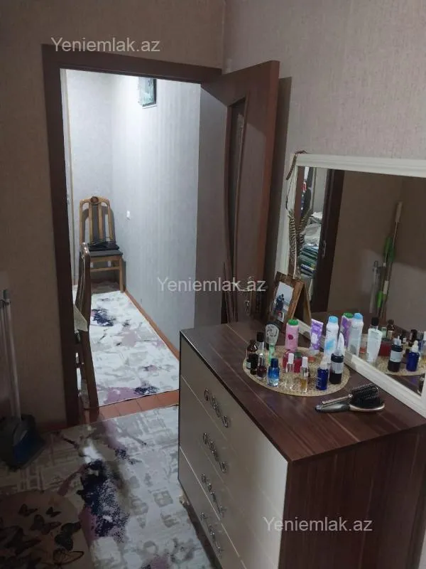 Satılır 1 otaqlı köhnə tikili 38 m²